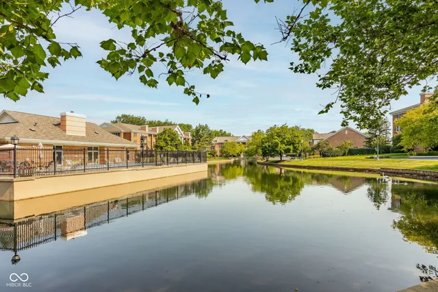 $300,000 | 8751 Jaffa Ct Drive East, Unit 33, Indianapolis, IN 46260