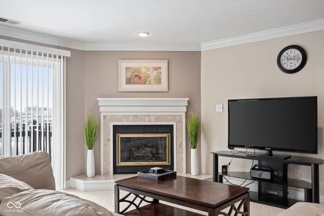 $300,000 | 8751 Jaffa Ct Drive East, Unit 33, Indianapolis, IN 46260