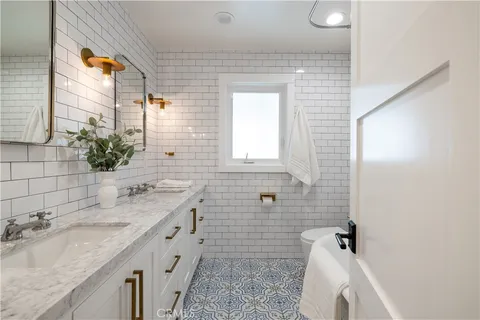$4,850,000 | 1609 Ruth Lane, Newport Beach, CA 92660