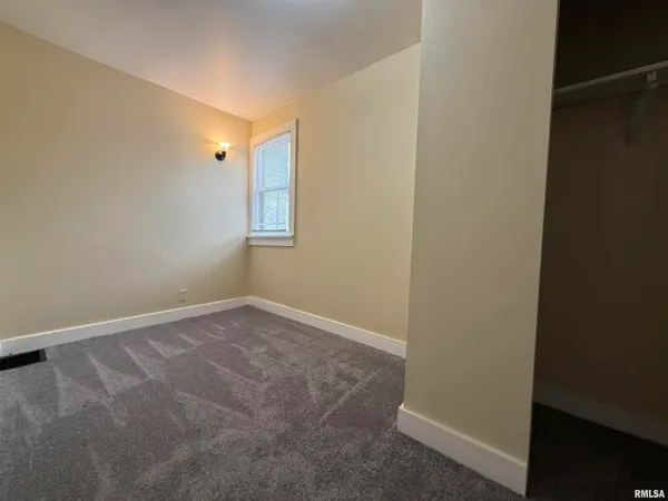 $52,900 | 519 North Charles Street, Macomb, IL 61455