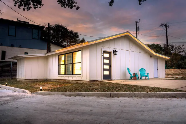 a view of outdoor space yard and patio