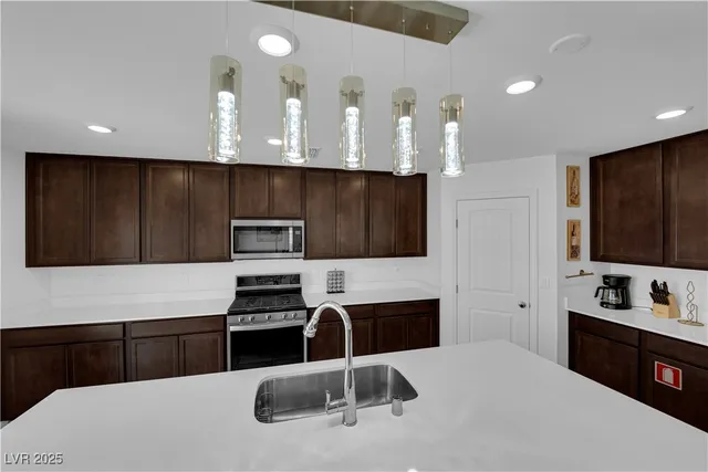 $2,850 | 8753 Vermont Vista Street, Las Vegas, NV 89113