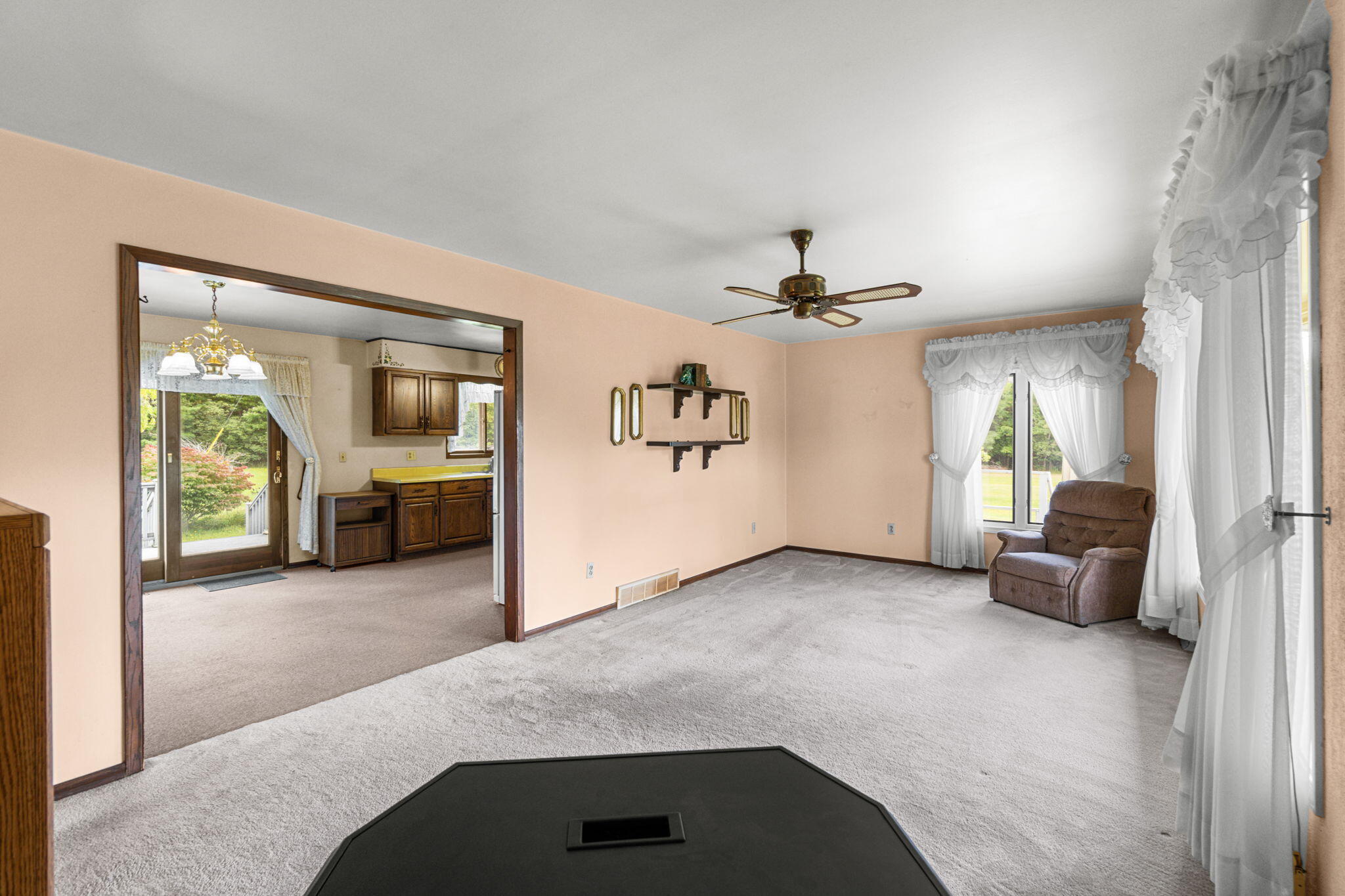 11038 Riggsville Road Cheboygan, MI 49721 - Photo 10 of 35 Living Room