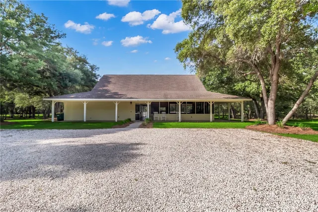 $569,000 | 1997 Coopers Point Drive Northeast, Townsend, GA 31331