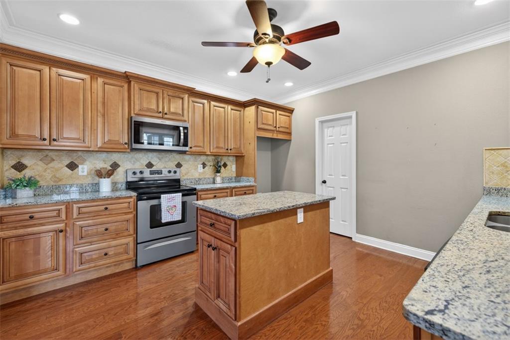 90 Azalea Court Murrayville, GA 30564 - Photo 13 of 68