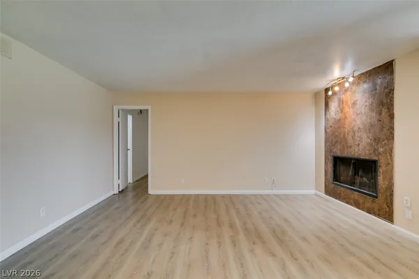 $1,315 | 1604 Justin Place, Henderson, NV 89011