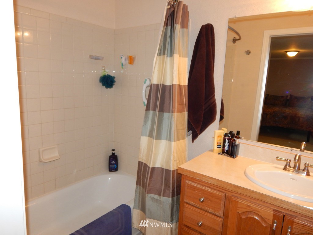 20411 96th Avenue Northeast Bothell, WA 98011 - Photo 14 of 25