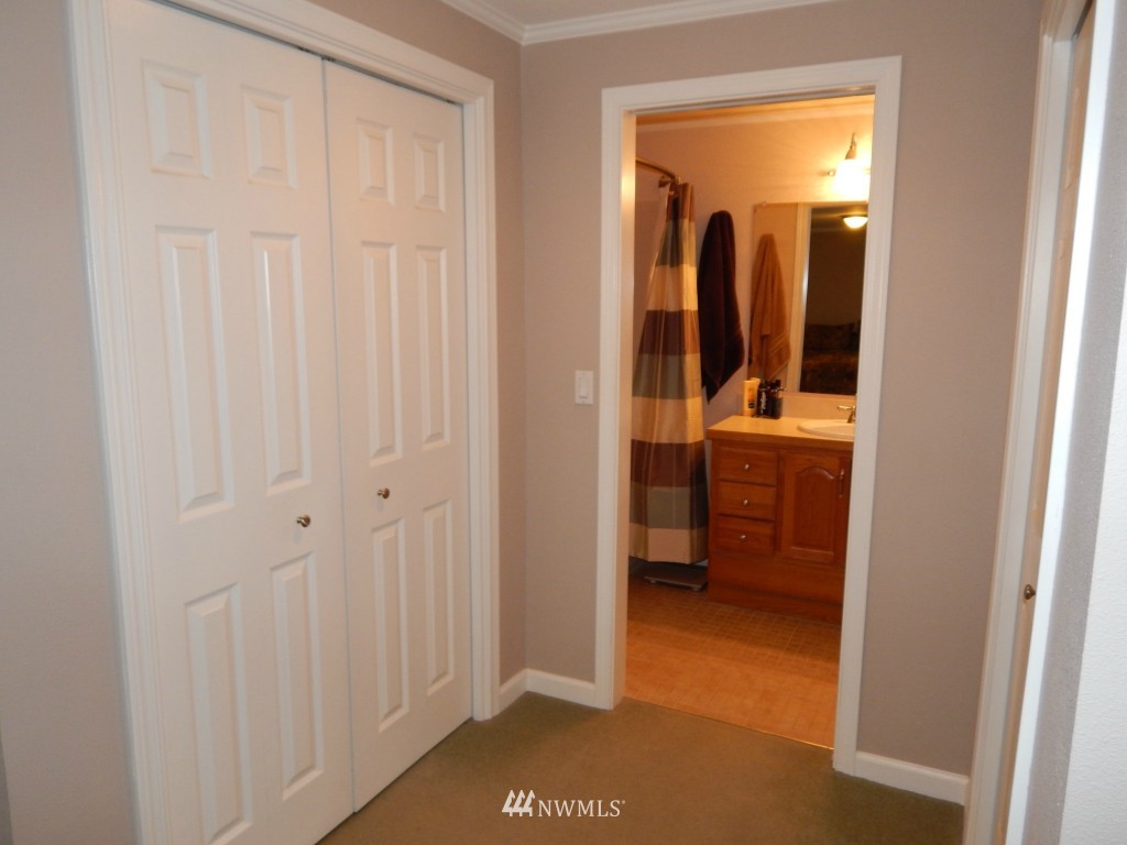20411 96th Avenue Northeast Bothell, WA 98011 - Photo 15 of 25
