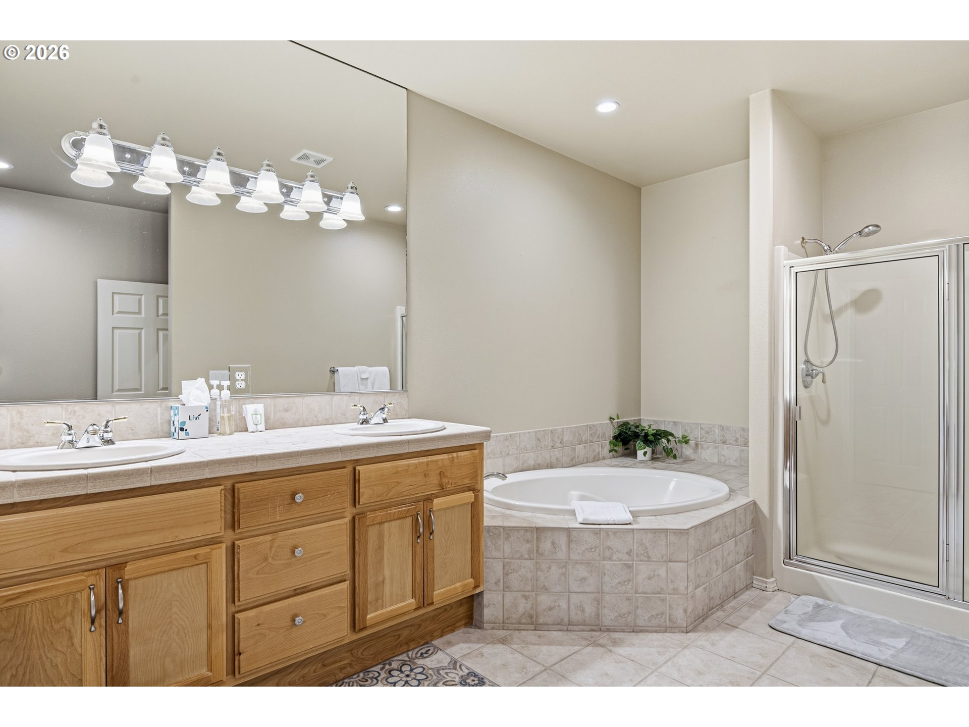 8433 Forest Ridge Loop Redmond, OR 97756 - Photo 28 of 46 Bathroom, Attached