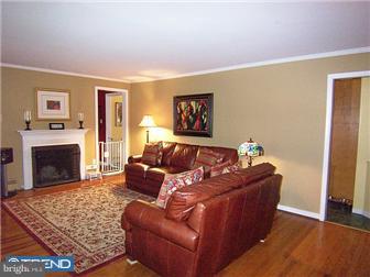 17 Braxton Road Bryn Mawr, PA 19010 - Photo 2 of 12 Living Room