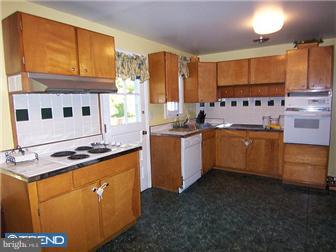17 Braxton Road Bryn Mawr, PA 19010 - Photo 4 of 12 Kitchen