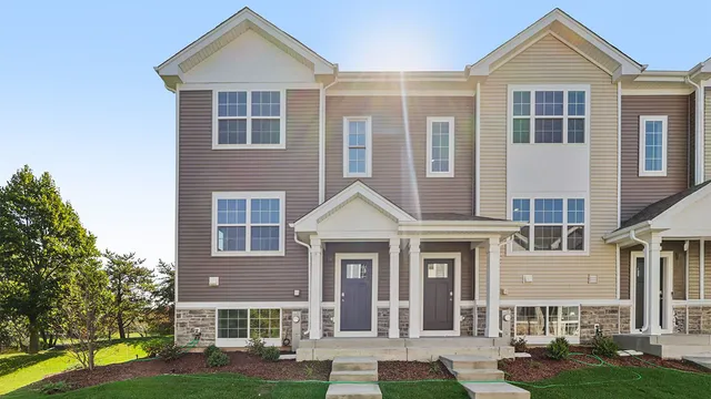 $304,990 | 6500 Linden Trail, Unit B, Wonder Lake, IL 60097