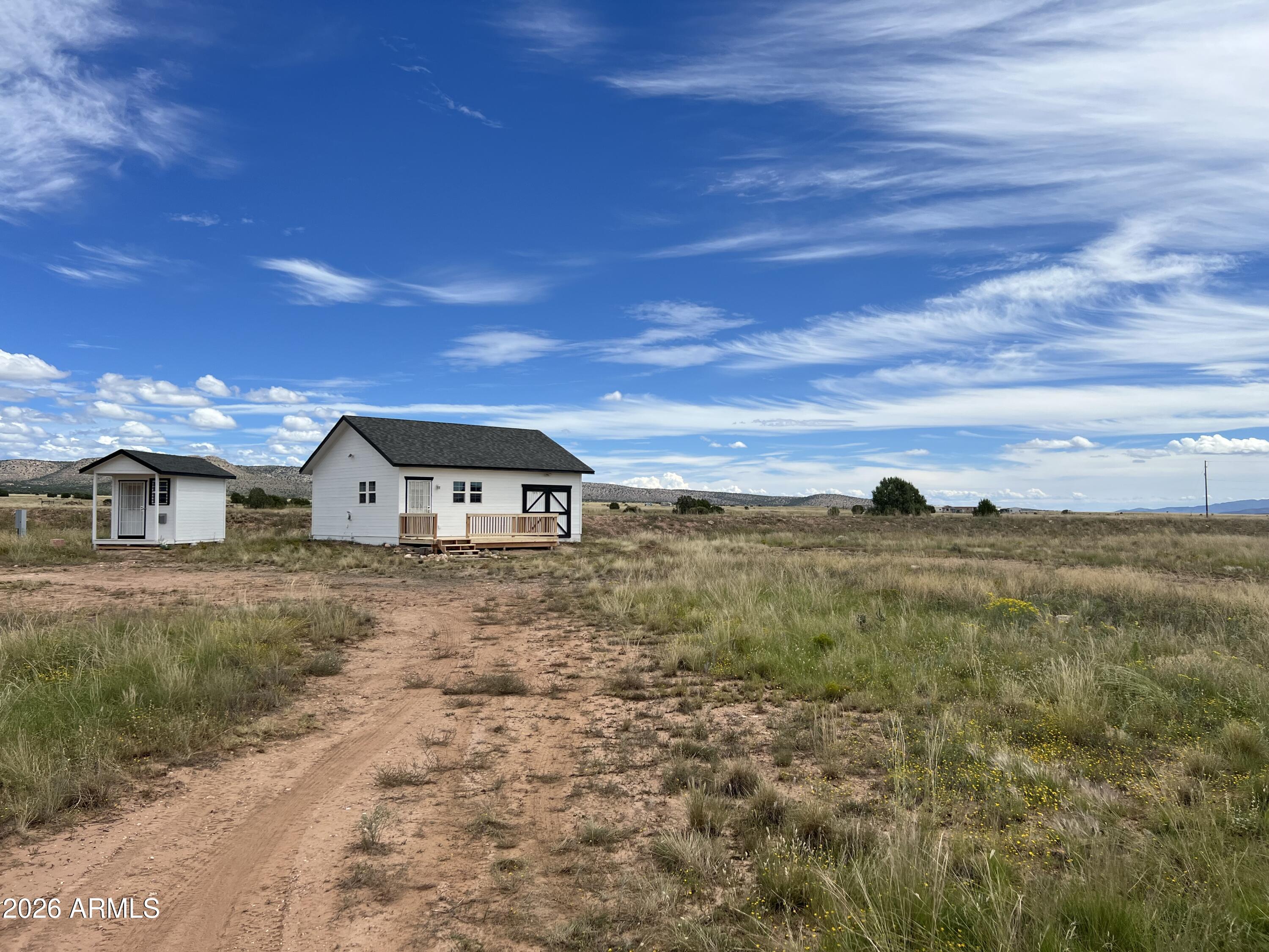 3434 West Malapai Road Paulden, AZ 86334 - Photo 3 of 28 IMG_6909