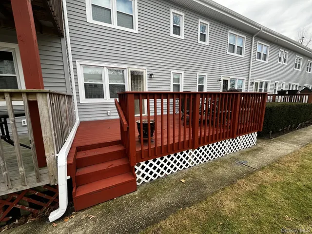 $189,000 | 105 Finch Lane, Unit 1B, Islip, NY 11751