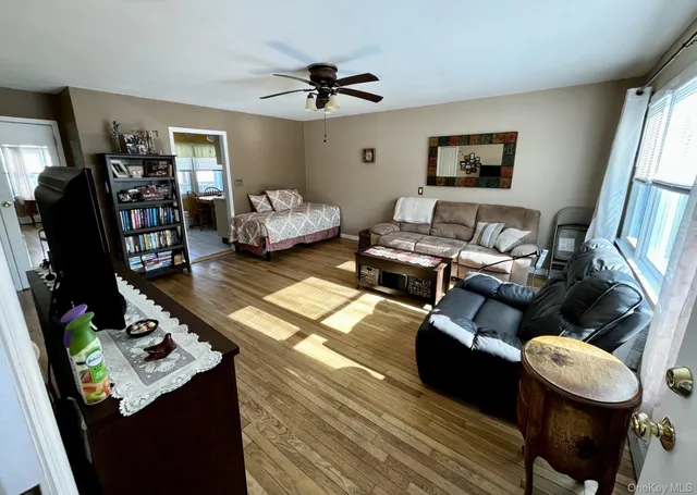 $189,000 | 105 Finch Lane, Unit 1B, Islip, NY 11751