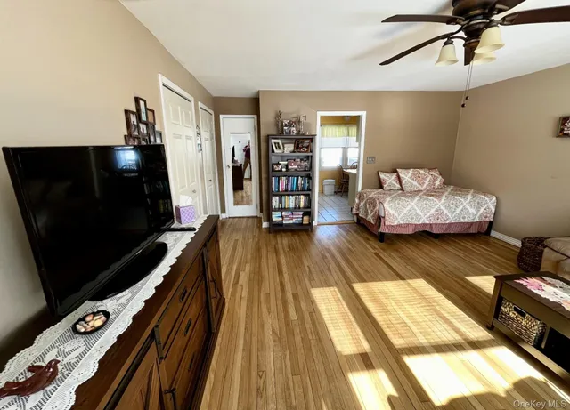 $189,000 | 105 Finch Lane, Unit 1B, Islip, NY 11751