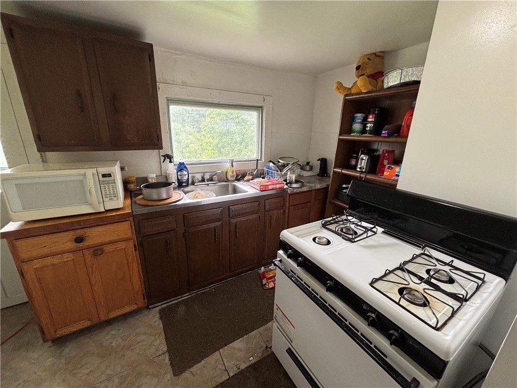 352 Vienna Street Arcadia, NY 14513 - Photo 11 of 22