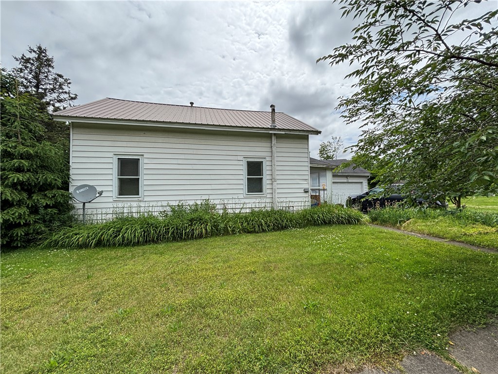 352 Vienna Street Arcadia, NY 14513 - Photo 2 of 22