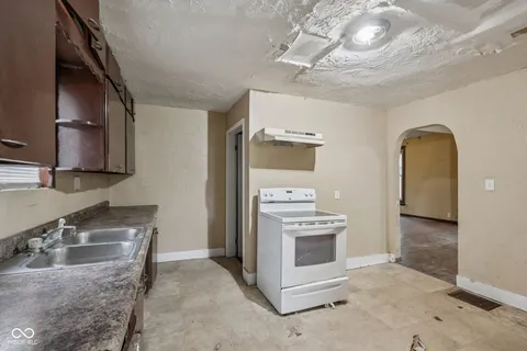 $115,000 | 404 North Grant Avenue, Indianapolis, IN 46201