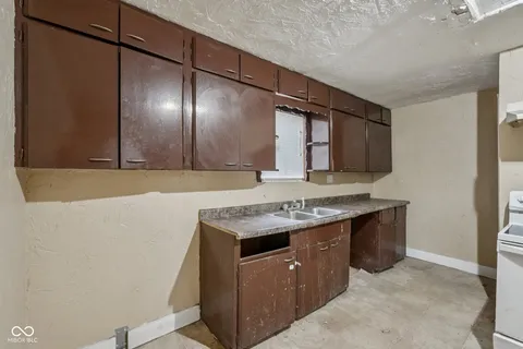 $115,000 | 404 North Grant Avenue, Indianapolis, IN 46201