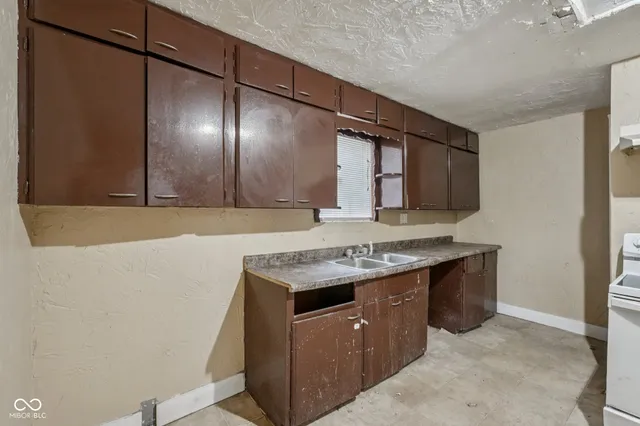 $115,000 | 404 North Grant Avenue, Indianapolis, IN 46201