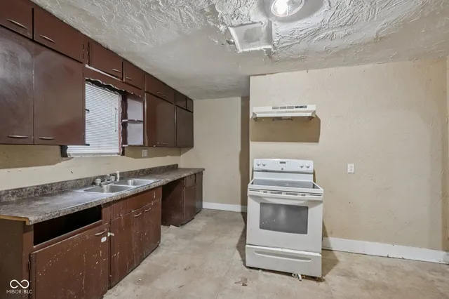 $115,000 | 404 North Grant Avenue, Indianapolis, IN 46201