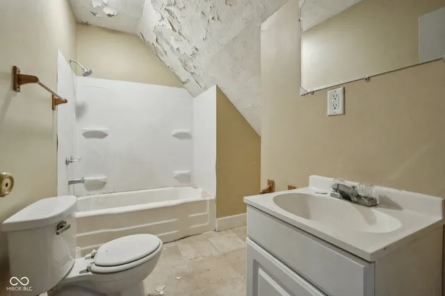 $115,000 | 404 North Grant Avenue, Indianapolis, IN 46201