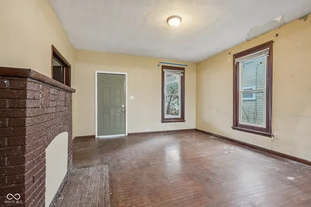 $115,000 | 404 North Grant Avenue, Indianapolis, IN 46201