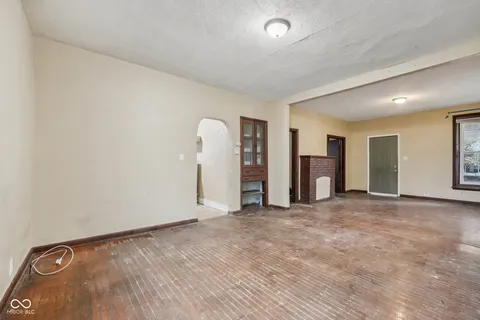 $115,000 | 404 North Grant Avenue, Indianapolis, IN 46201