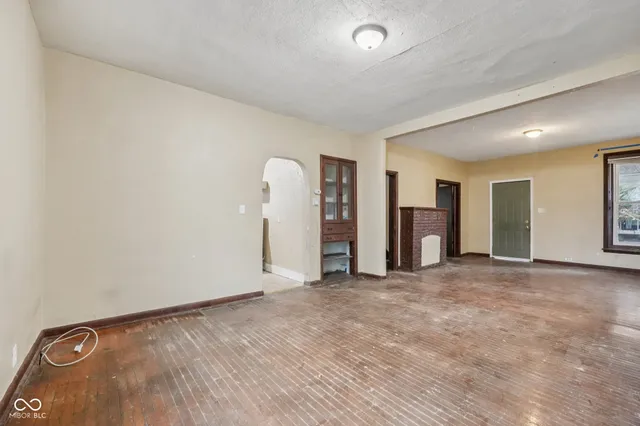 $115,000 | 404 North Grant Avenue, Indianapolis, IN 46201