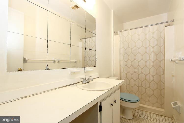 9021 Glenville Road Silver Spring, MD 20901 - Photo 20 of 25 Bath
