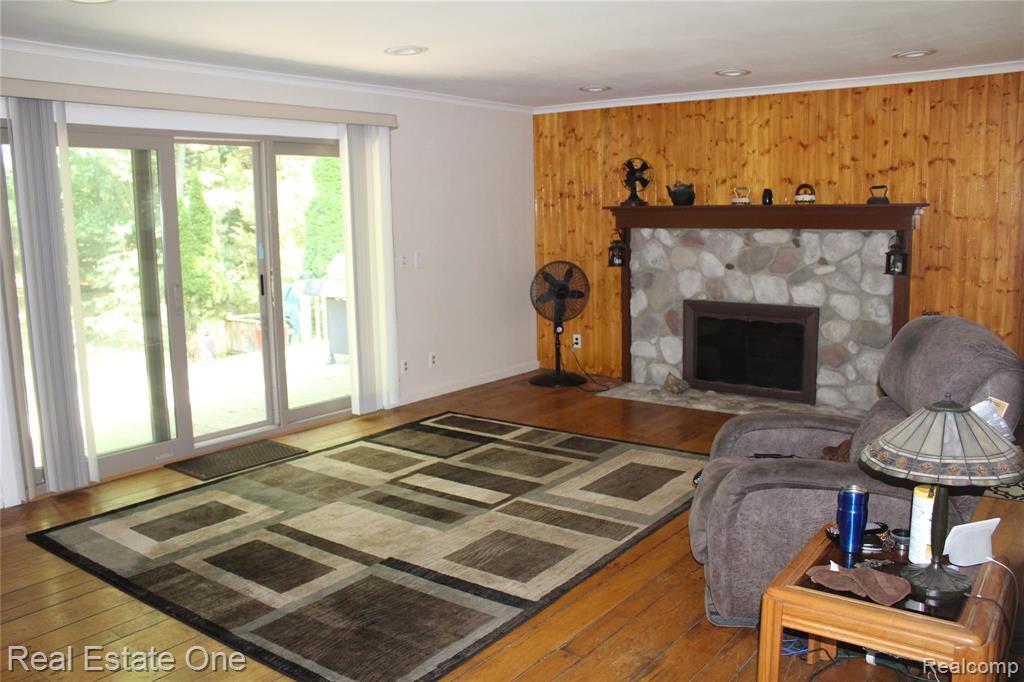8259 Chilson Road Pinckney, MI 48169 - Photo 6 of 37