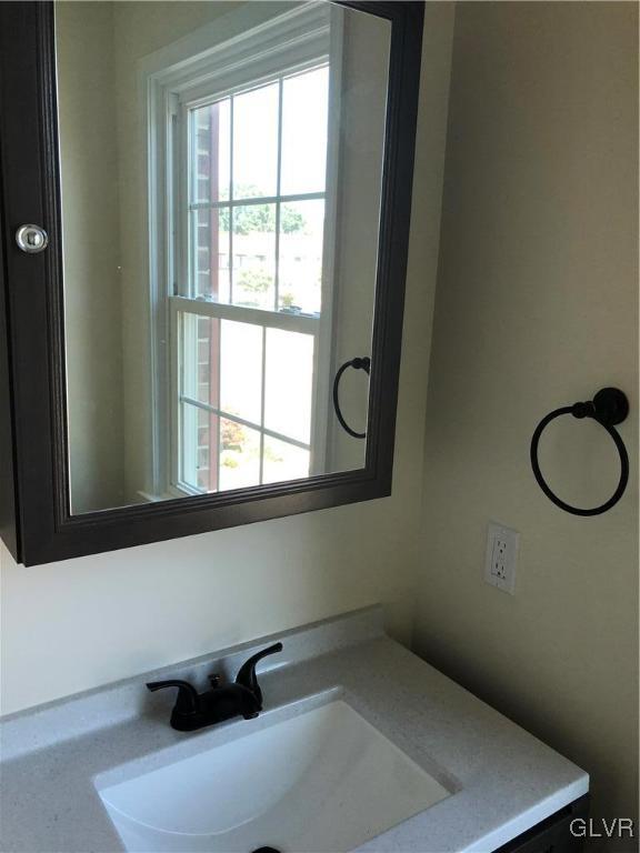947 Barnside Road Allentown, PA 18103 - Photo 10 of 13 Gallery Image 10