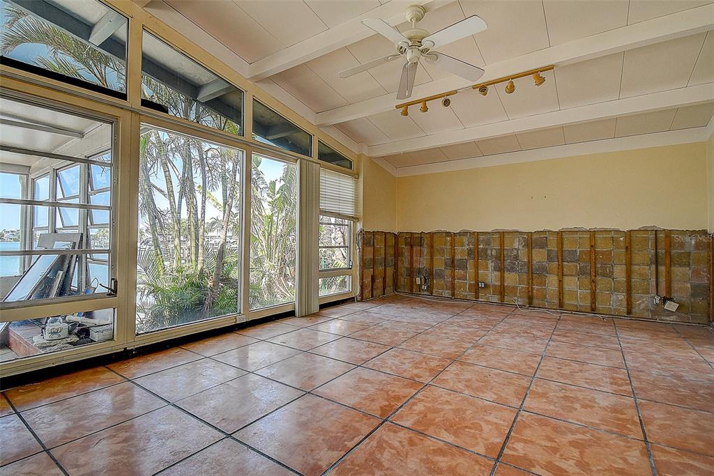 712 Sunset Cove Madeira Beach, FL 33708 - Photo 37 of 93 Gallery Image 37