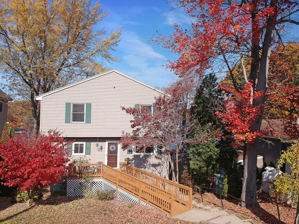 8 Bumpy Lane Methuen, MA 01844 - Photo 3 of 32 Gallery Image 3