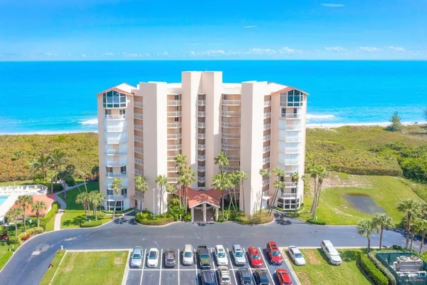 $5,500 | 3870 North Hwy A1A, Unit 304, Hutchinson Island, FL 34949