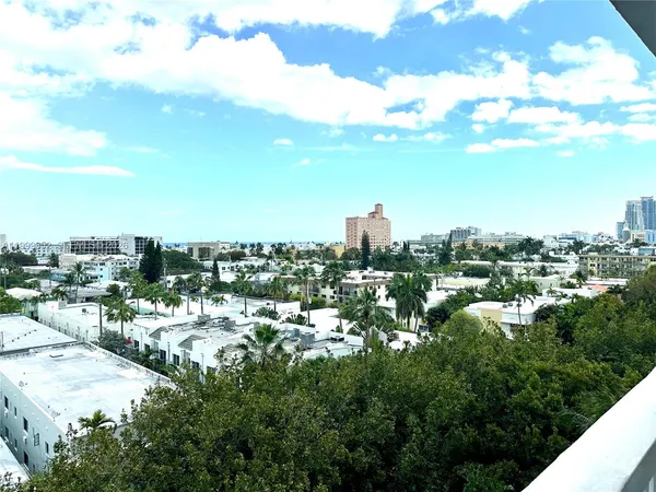 $2,600 | 1020 Meridian Avenue, Unit 806, Miami Beach, FL 33139