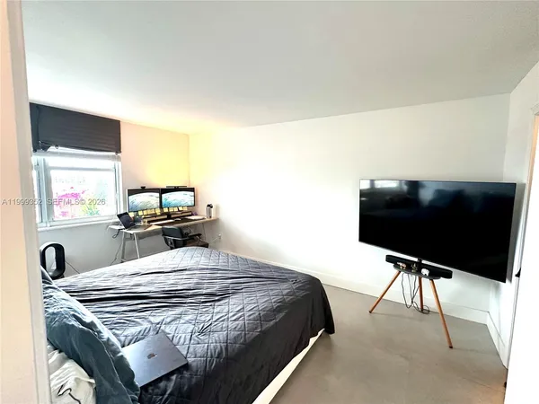 $2,600 | 1020 Meridian Avenue, Unit 806, Miami Beach, FL 33139