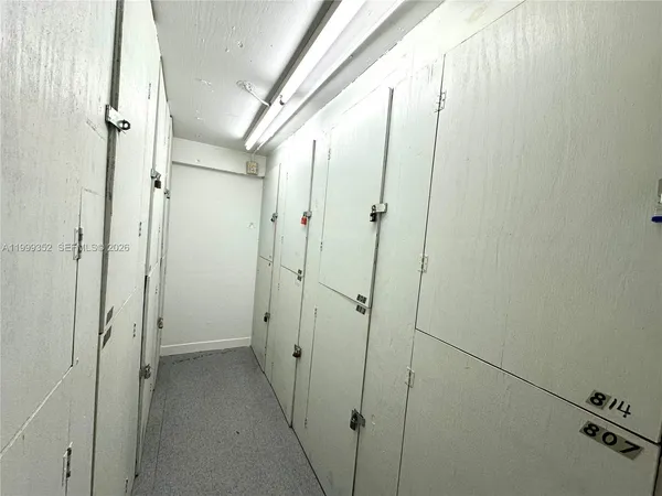 $2,600 | 1020 Meridian Avenue, Unit 806, Miami Beach, FL 33139