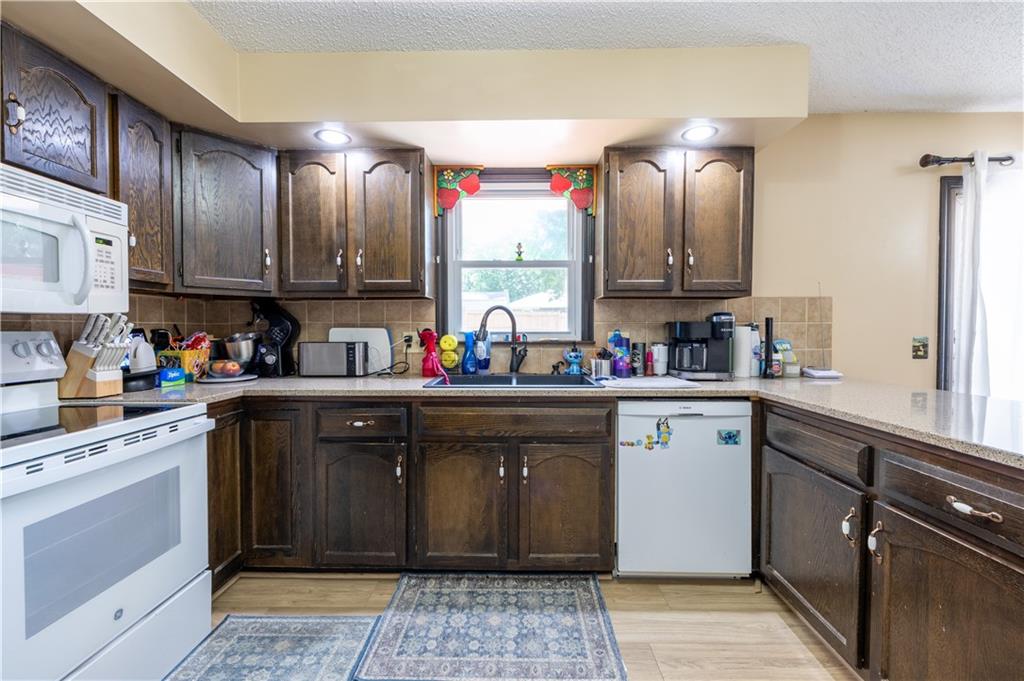 2209 North Leonard Road St. Joseph, MO 64506 - Photo 13 of 48