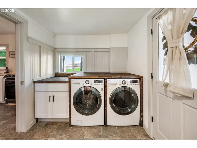 $895,000 | 392 Del Fatti Lane, Klamath Falls, OR 97603