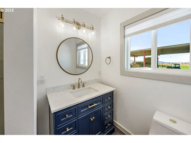 $895,000 | 392 Del Fatti Lane, Klamath Falls, OR 97603