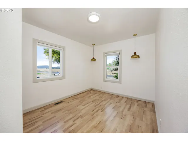 $895,000 | 392 Del Fatti Lane, Klamath Falls, OR 97603