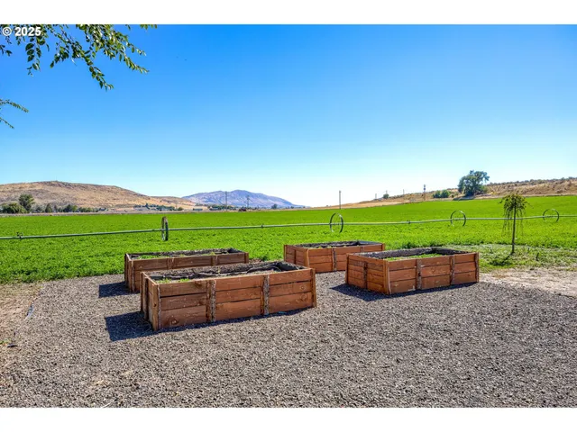 $895,000 | 392 Del Fatti Lane, Klamath Falls, OR 97603