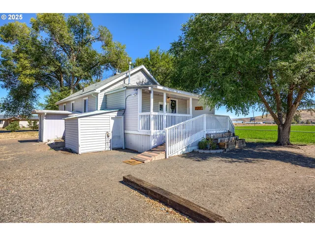 $895,000 | 392 Del Fatti Lane, Klamath Falls, OR 97603
