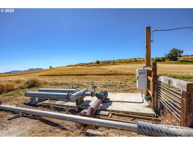 $895,000 | 392 Del Fatti Lane, Klamath Falls, OR 97603