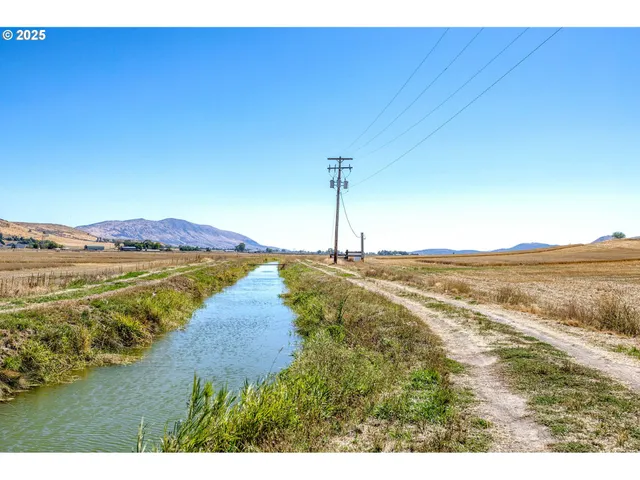 $895,000 | 392 Del Fatti Lane, Klamath Falls, OR 97603