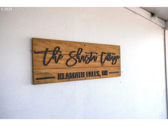 $895,000 | 392 Del Fatti Lane, Klamath Falls, OR 97603