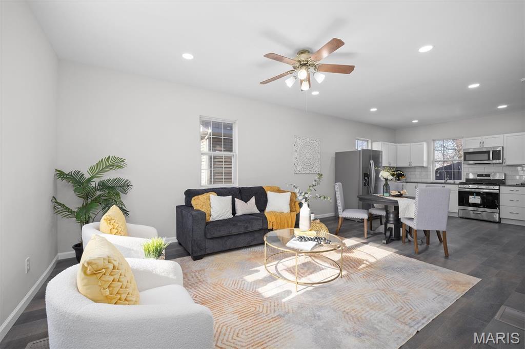 2225 Iowa Street Granite City, IL 62040 - Photo 5 of 34