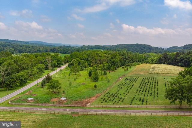 261 Hopeland Road Lititz, PA 17543 - Photo 6 of 34